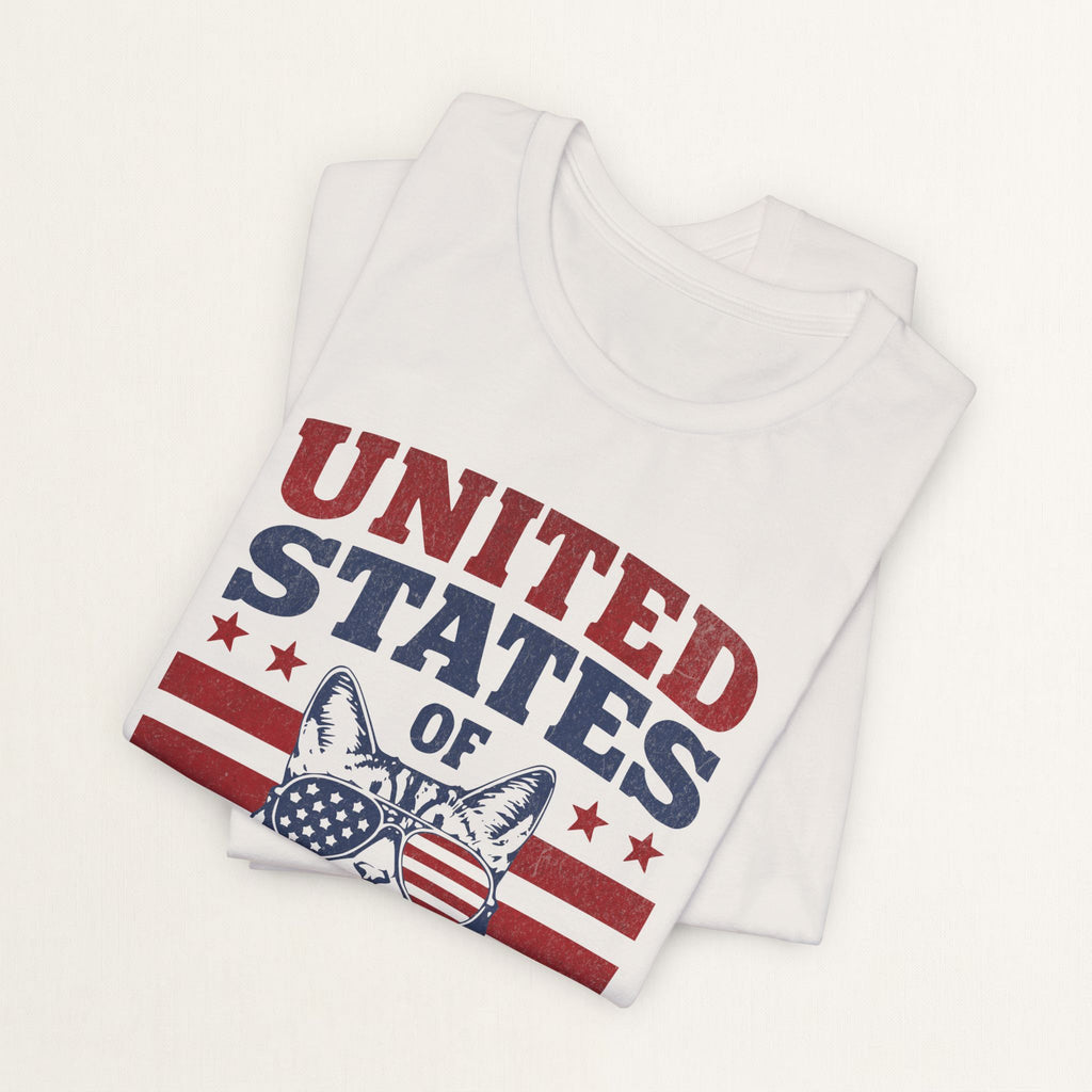 Back view of vintage white United States Of America cat t-shirt on model