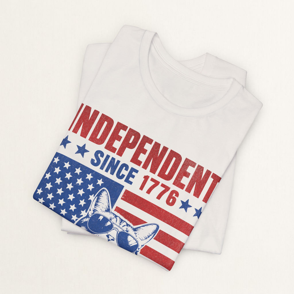 Back view of vintage white Independent Since 1776 cat t-shirt on model