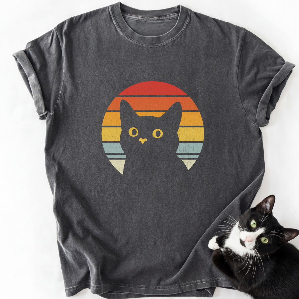 Retro black cat sunset graphic tee in dark gray with yellow eyes
