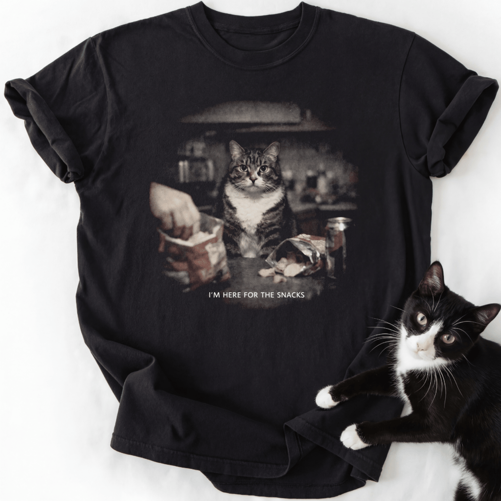 Black 'I'm Here For The Snacks' cat lover graphic tee