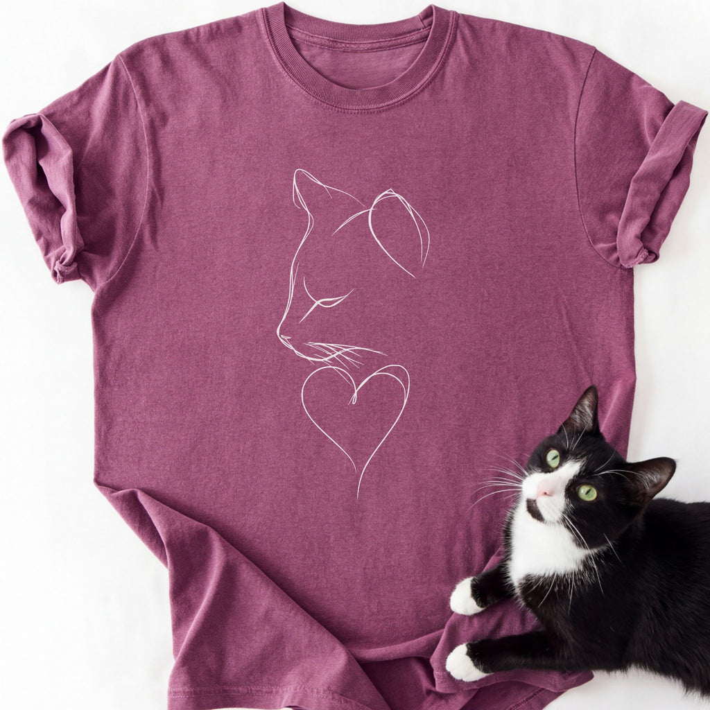 Burgundy ring-spun cotton cat and heart design short sleeve shirt