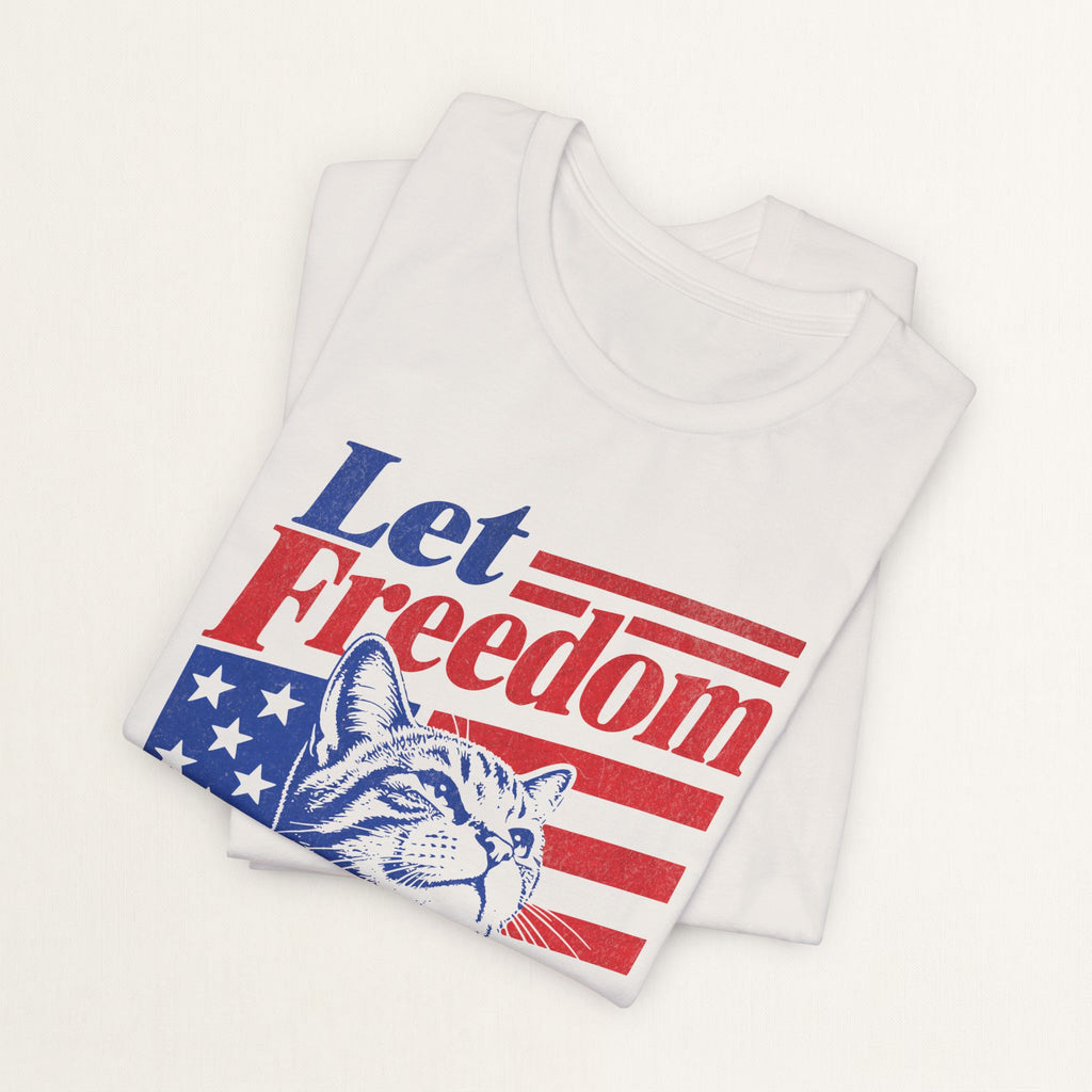 Back view of vintage white Freedom Purr cat t-shirt on model